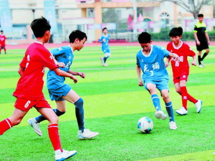 足球小將踢出鄉(xiāng)村振興大夢想